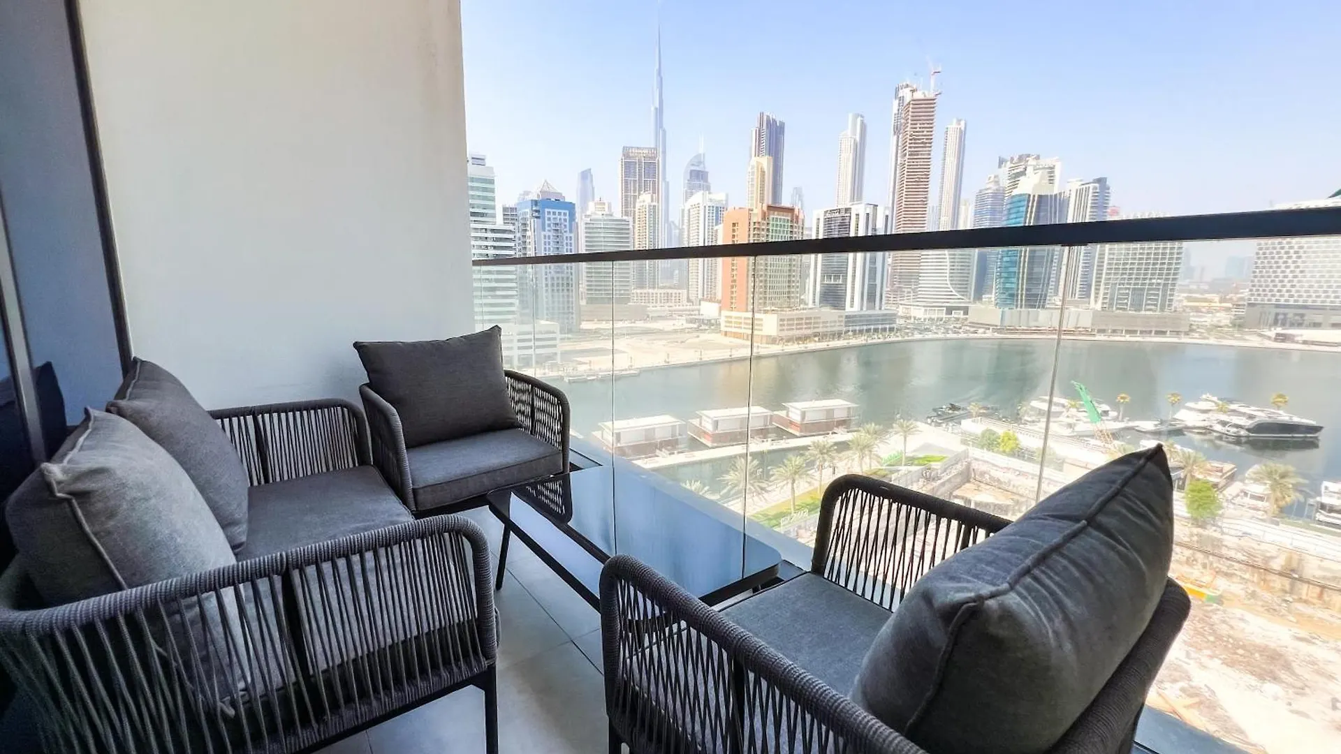 Chic 1-Bedroom With Epic Burj Khalifa Views Dubai